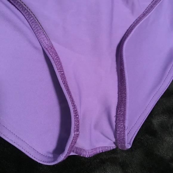 Yumiko Veronique Leotard - Picture 5 of 9